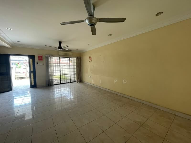 2-storey Terraced House for Sale in Bandar Damai Perdana (Cheras) - Tan Li Po - Living Room - PropertyGuru.com.my