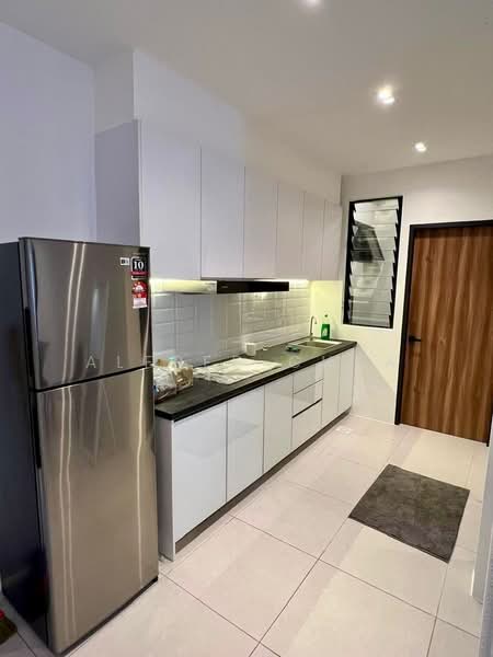 Apartment for Sale at Armadale Residence, Kuching, Sarawak - Alfred Chua - Kitchen - PropertyGuru.com.my