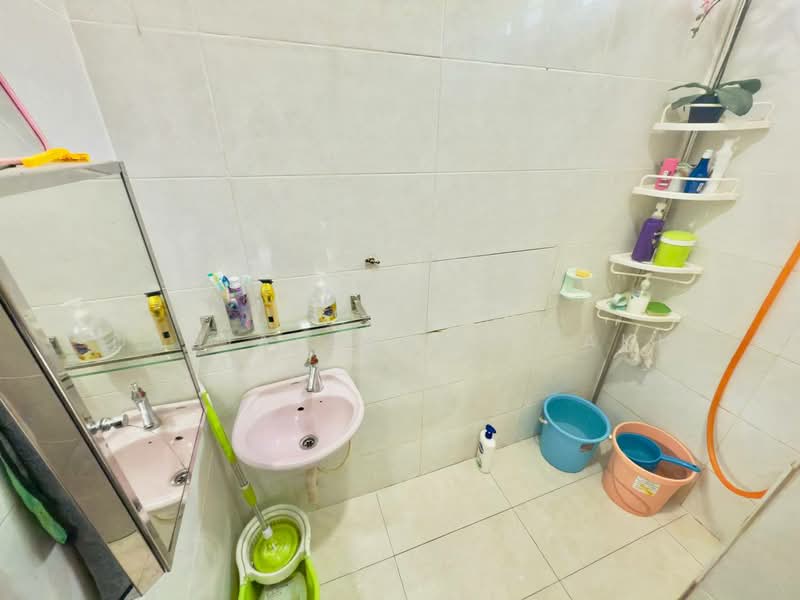 Rumah Teres untuk Dijual di Taman Kapar Permai (Kapar) - Danial Mohd Zaki - Bathroom - PropertyGuru.com.my
