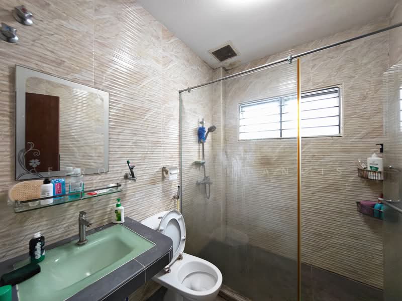 Semi-Detached House for Sale in SS 3, Taman Subang (Petaling Jaya) - F.Ronikom Francis - Bathroom - PropertyGuru.com.my