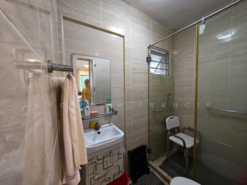 Semi-Detached House for Sale in SS 3, Taman Subang (Petaling Jaya) - F.Ronikom Francis - Bathroom - PropertyGuru.com.my