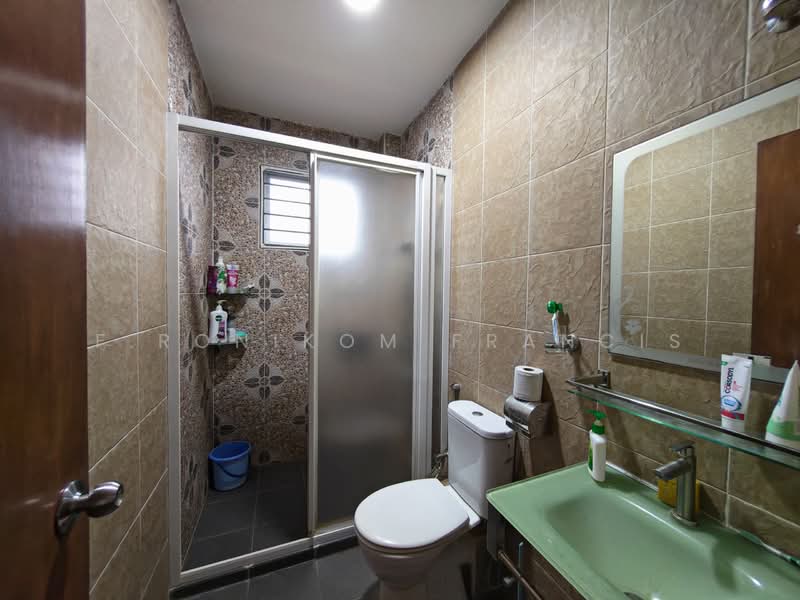 Semi-Detached House for Sale in SS 3, Taman Subang (Petaling Jaya) - F.Ronikom Francis - Bathroom - PropertyGuru.com.my