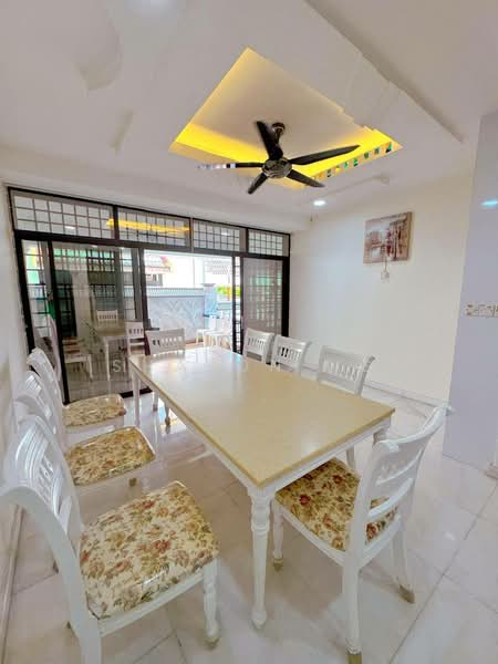 Semi-Detached House for Sale in Taman Johor Jaya (Johor Bahru) - Sharon Ng - Dining Room - PropertyGuru.com.my