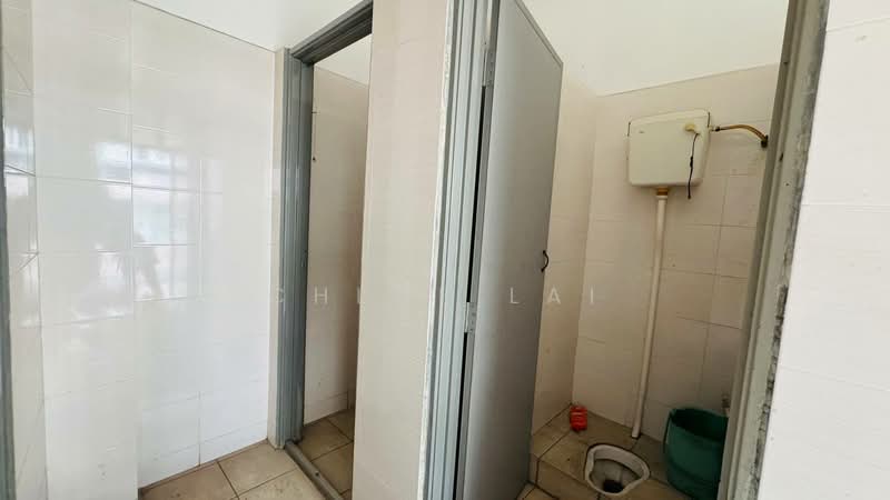 Factory for Rent in Pekan Nenas (Jeram Batu) - Chloe Lai - Bathroom - PropertyGuru.com.my