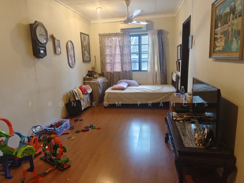 2-storey Terraced House for Sale in Damansara Kim (Petaling Jaya) - F.Ronikom Francis - Bedroom - PropertyGuru.com.my
