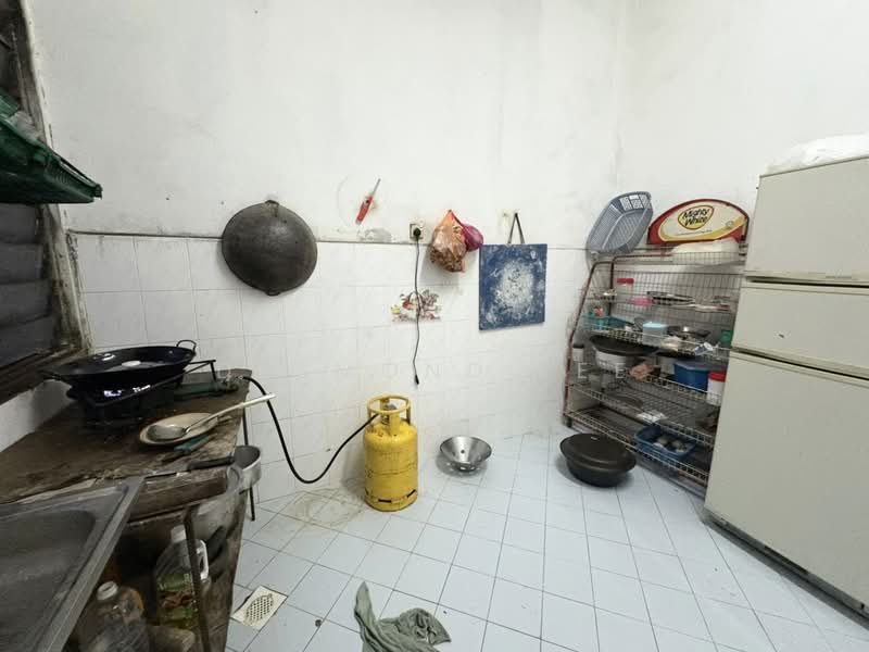 Rumah Teres 2 Tingkat untuk Dijual di Kota Tinggi (Johor) - Desmond Lee - Kitchen - PropertyGuru.com.my