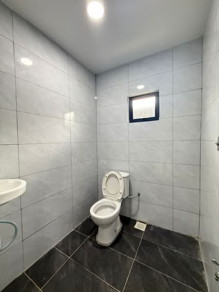 Rumah Teres 1 Tingkat untuk Dijual di Johor Bahru (Johor) - Hong . - Bathroom - PropertyGuru.com.my