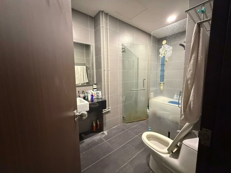 Condominium for Sale at KSL D'Esplanade Residence - Joy Min - Bathroom - PropertyGuru.com.my
