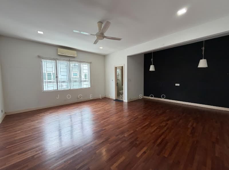 Rumah Teres 3 Tingkat untuk Dijual di Taman Taming Indah 2 (Bandar Sungai Long) - Jocelyn Soo - Living Room - PropertyGuru.com.my