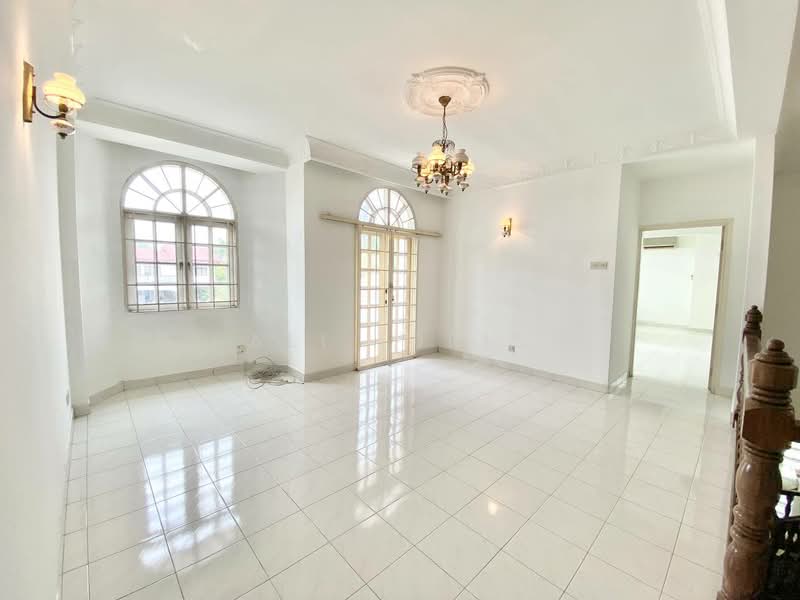 Rumah Banglo untuk Dijual di Seksyen 6 (Shah Alam) - Ali Idris - Living Room - PropertyGuru.com.my