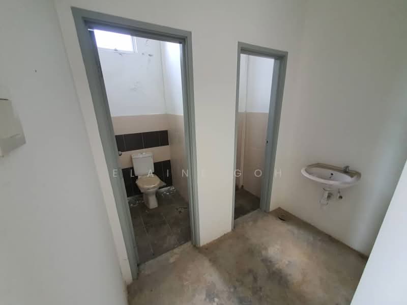 Kilang untuk Disewa di Iskandar Puteri (Nusajaya) (Johor) - Elaine Goh - Bathroom - PropertyGuru.com.my