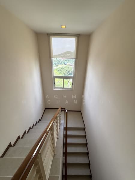 Condominium for Sale at Hijauan Kiara - Lachman Mulchandani - Stairs to upper floor - PropertyGuru.com.my