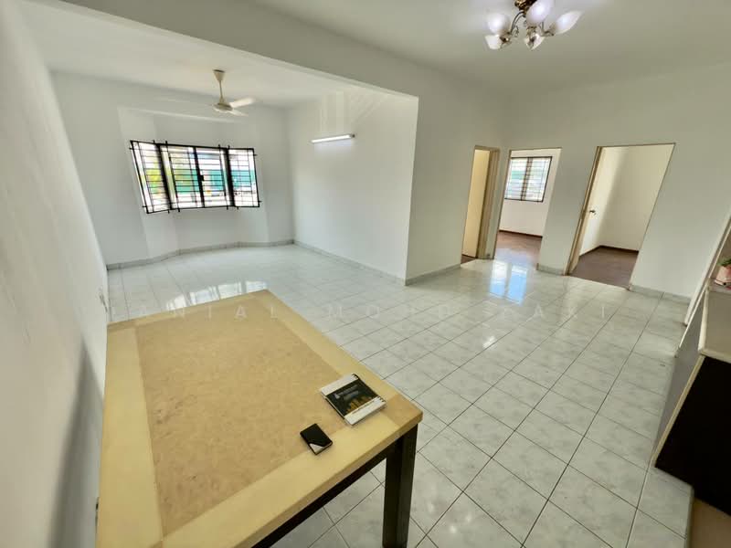 Apartment for Sale at Pangsapuri Mutiara Subang - Danial Mohd Zaki - Living Room - PropertyGuru.com.my