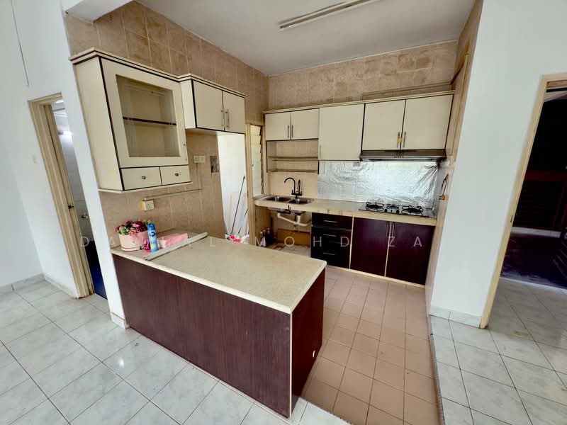 Apartment for Sale at Pangsapuri Mutiara Subang - Danial Mohd Zaki - Kitchen - PropertyGuru.com.my