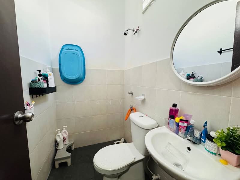 3-storey Terraced House for Sale in Taman Kundang Jaya (Rawang) - Tiffany Yang - Bathroom - PropertyGuru.com.my