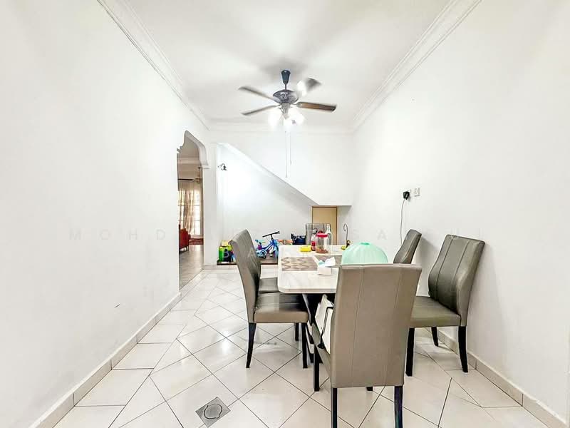 2-storey Terraced House for Sale in Bandar Kinrara Seksyen 2 (Bandar Kinrara) - Mohd Aizat Saiful Bahri - Dining Room - PropertyGuru.com.my