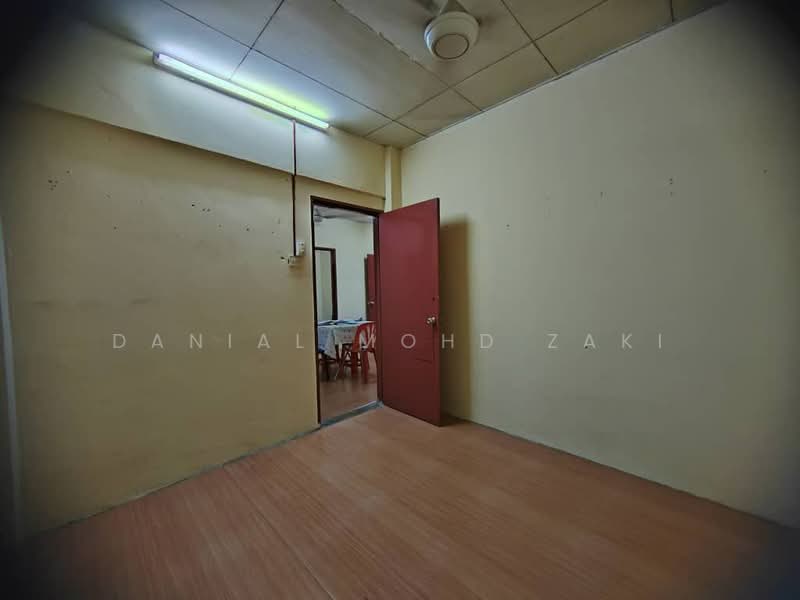 Flat for Sale at Pangsapuri Sri Melewar - Danial Mohd Zaki - Interior - PropertyGuru.com.my