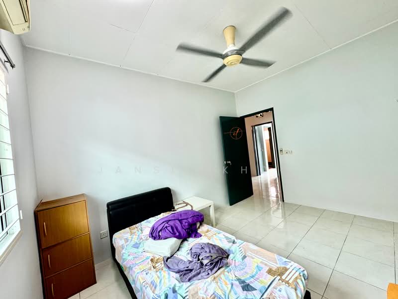 2-storey Terraced House for Rent in Setia Impian (Setia Alam) - Jansen Khoo - Bedroom - PropertyGuru.com.my