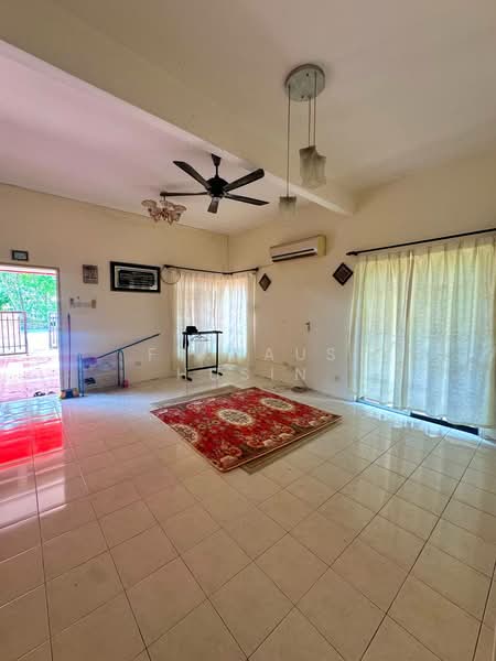 Cluster House for Sale in Bandar Bukit Mahkota (Bangi) - Firdaus Husin - Living Room - PropertyGuru.com.my