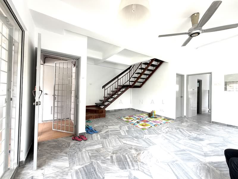 2-storey Terraced House for Sale in Sungai Buloh (Selangor) - Eda Zainal - Living Room - PropertyGuru.com.my