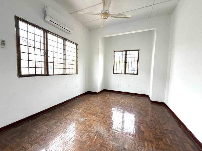 2-storey Terraced House for Sale in Sungai Buloh (Selangor) - Eda Zainal - PropertyGuru.com.my
