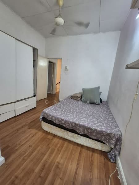 Rumah Teres 2 Tingkat untuk Dijual di Alam Sari (Bangi) - Tony Lau - Bedroom - PropertyGuru.com.my