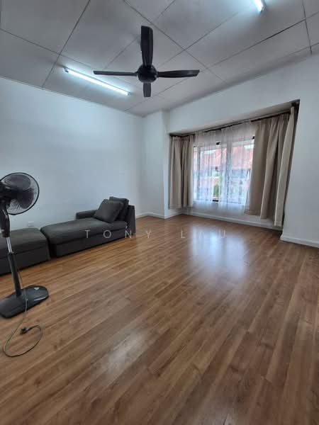 Rumah Teres 2 Tingkat untuk Dijual di Alam Sari (Bangi) - Tony Lau - Living Room - PropertyGuru.com.my