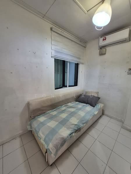 Rumah Teres 2 Tingkat untuk Dijual di Alam Sari (Bangi) - Tony Lau - Bedroom - PropertyGuru.com.my