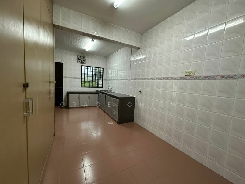 1-storey Terraced House for Rent in Ulu Tiram (Johor) - Grace Chiew - Kitchen - PropertyGuru.com.my