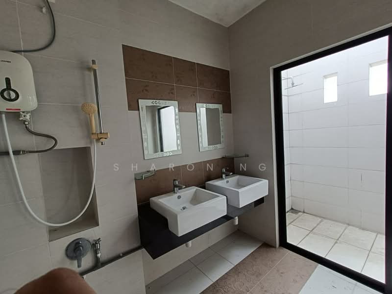 Rumah Berkembar untuk Dijual di Taman Nusa Idaman (Iskandar Puteri (Nusajaya)) - Sharon Ng - Bathroom - PropertyGuru.com.my