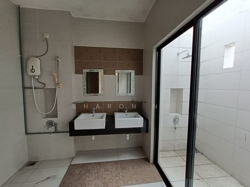 Rumah Berkembar untuk Dijual di Taman Nusa Idaman (Iskandar Puteri (Nusajaya)) - Sharon Ng - Bathroom - PropertyGuru.com.my