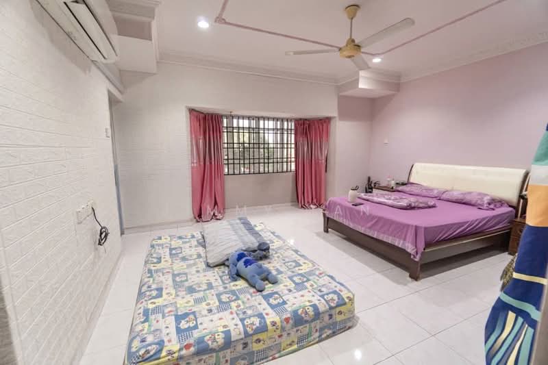 2-storey Terraced House for Sale in Klang (Selangor) - Jimmy Tan - Bedroom - PropertyGuru.com.my