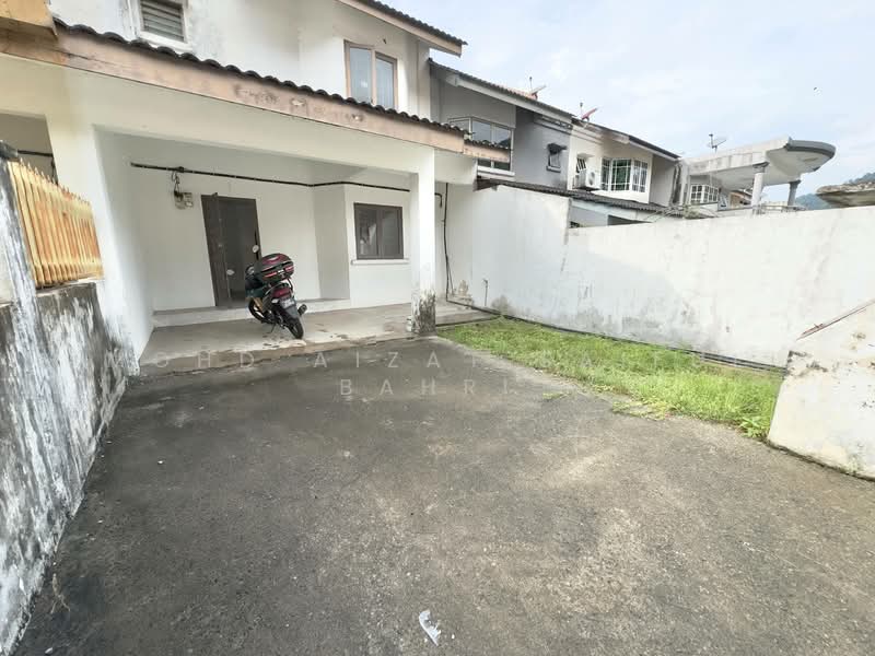 2-storey Terraced House for Sale in Taman Mega Jaya (Ampang) - Mohd Aizat Saiful Bahri - Exterior - PropertyGuru.com.my