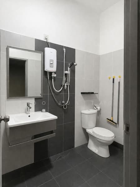 Rumah Teres 2 Tingkat untuk Disewa di Jementah (Johor) - Foo Jun Tao - PropertyGuru.com.my
