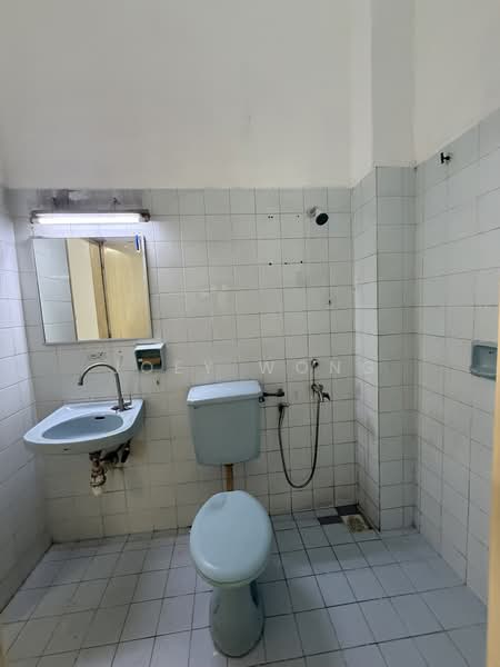 1.5-storey Terraced House for Rent in Usj 2 (Subang Jaya) - Joey Wong - Bathroom - PropertyGuru.com.my