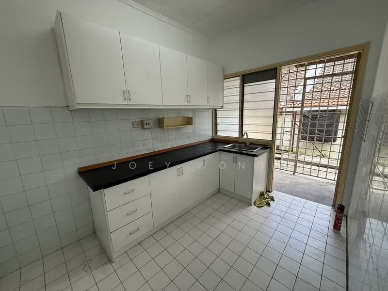 1.5-storey Terraced House for Rent in Usj 2 (Subang Jaya) - Joey Wong - Kitchen - PropertyGuru.com.my