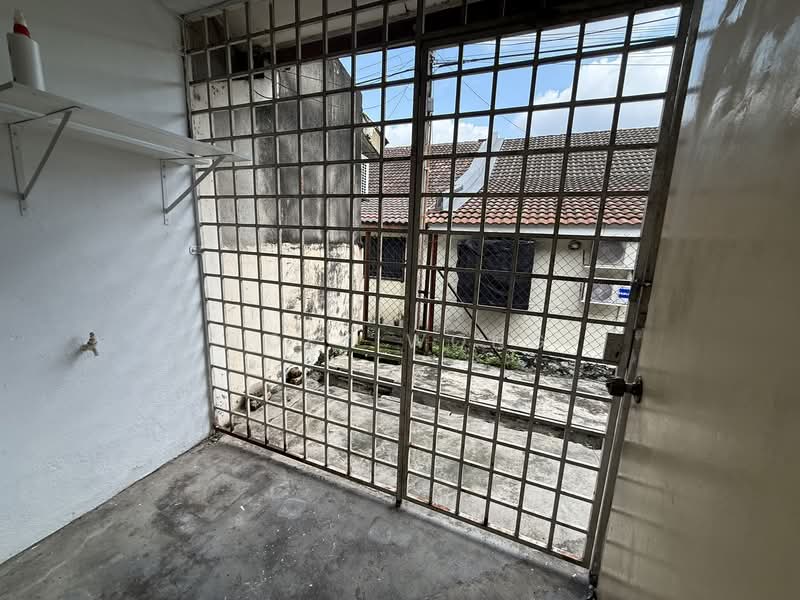 1.5-storey Terraced House for Rent in Usj 2 (Subang Jaya) - Joey Wong - Exterior - PropertyGuru.com.my