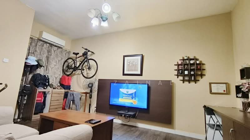 2-storey Terraced House for Sale in Alam Budiman (Shah Alam) - Eda Zainal - Living Room - PropertyGuru.com.my