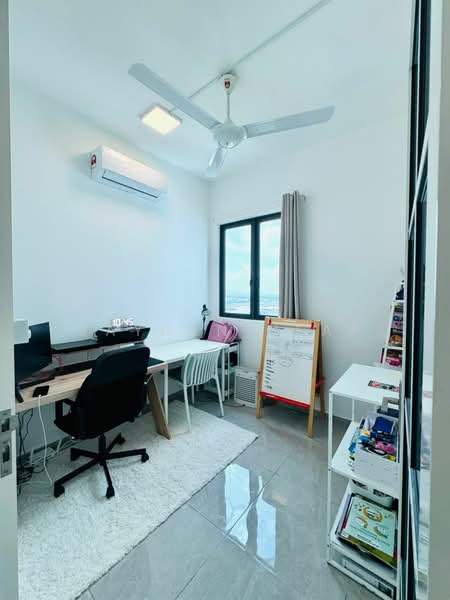 Service Residence for Sale at Savana @ Utropolis - Jayden Yeap - Study - PropertyGuru.com.my