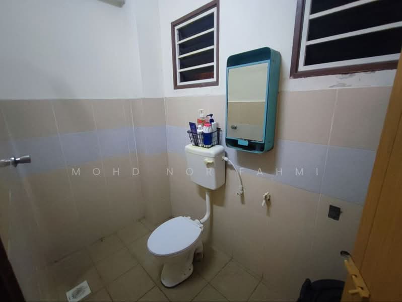 Rumah Teres 2 Tingkat untuk Dijual di Kampung Perepat (Kapar) - Mohd Nor Fahmi - Bathroom - PropertyGuru.com.my