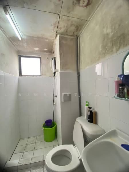 Kondominium untuk Dijual di Vista Millennium Condominium - Ajwad Azizan - Bathroom - PropertyGuru.com.my