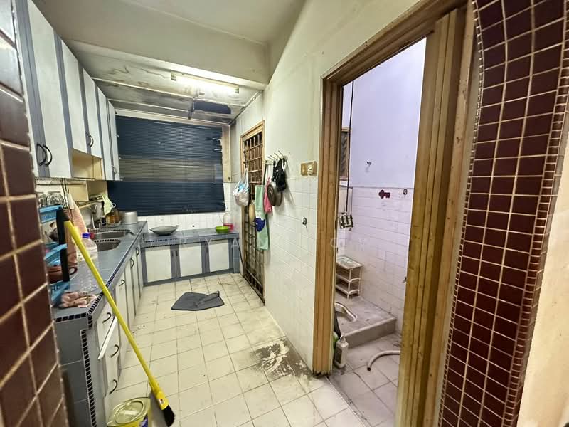 2-storey Terraced House for Sale in Taman Puchong Perdana (Puchong) - Ryan Low - Kitchen - PropertyGuru.com.my
