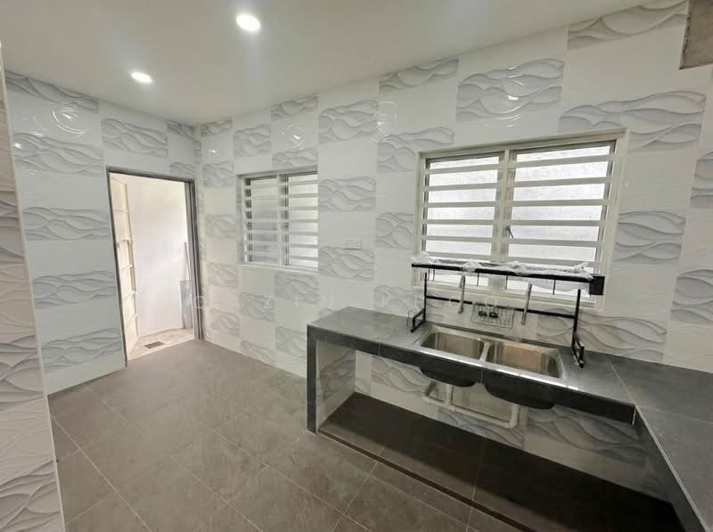 2-storey Terraced House for Sale in Taman Pakatan Jaya (Tambun) - Qazin Khoo - Kitchen - PropertyGuru.com.my