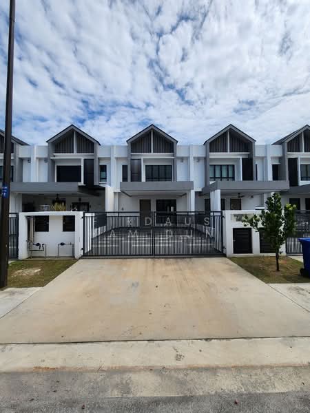 2-storey Terraced House for Sale in Alam Impian (Shah Alam) - Firdaus Hamidun - Exterior - PropertyGuru.com.my