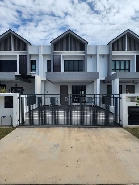 2-storey Terraced House for Sale in Alam Impian (Shah Alam) - Firdaus Hamidun - Exterior - PropertyGuru.com.my