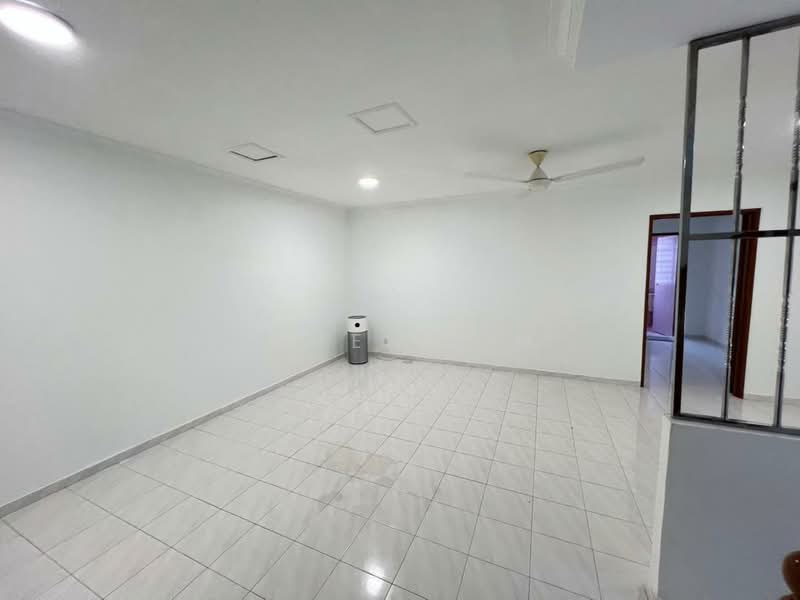 2.5-storey Terraced House for Sale in Taman Wangsa Permai (Kepong) - Alven Lim - Living Room - PropertyGuru.com.my