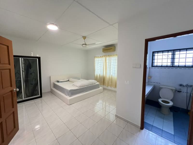 2.5-storey Terraced House for Sale in Taman Wangsa Permai (Kepong) - Alven Lim - Bedroom - PropertyGuru.com.my