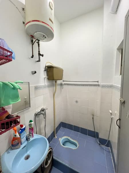 2.5-storey Terraced House for Sale in Taman Wangsa Permai (Kepong) - Alven Lim - Bathroom - PropertyGuru.com.my
