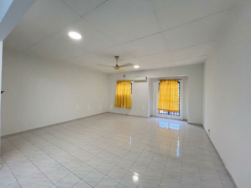 2.5-storey Terraced House for Sale in Taman Wangsa Permai (Kepong) - Alven Lim - Living Room - PropertyGuru.com.my