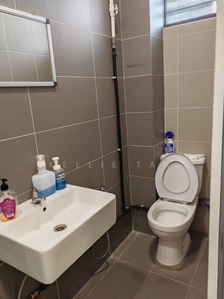 Factory for Sale in Taman Industri Kimpal (Batu Caves) - Kellie Tan - Bathroom - PropertyGuru.com.my